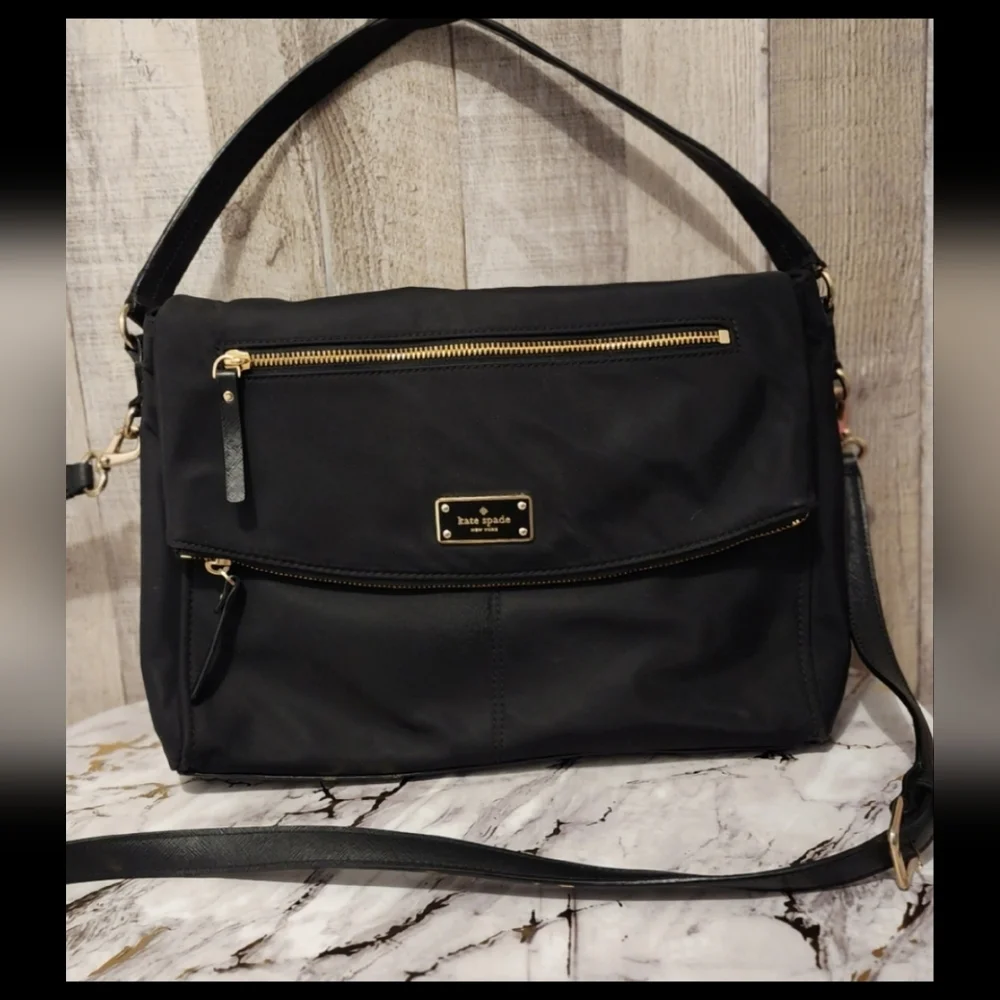 🌷👜Kate Spade Black Nylon Messenger Crossbody Shoulder Bag🌷 - Picture 1 of 11